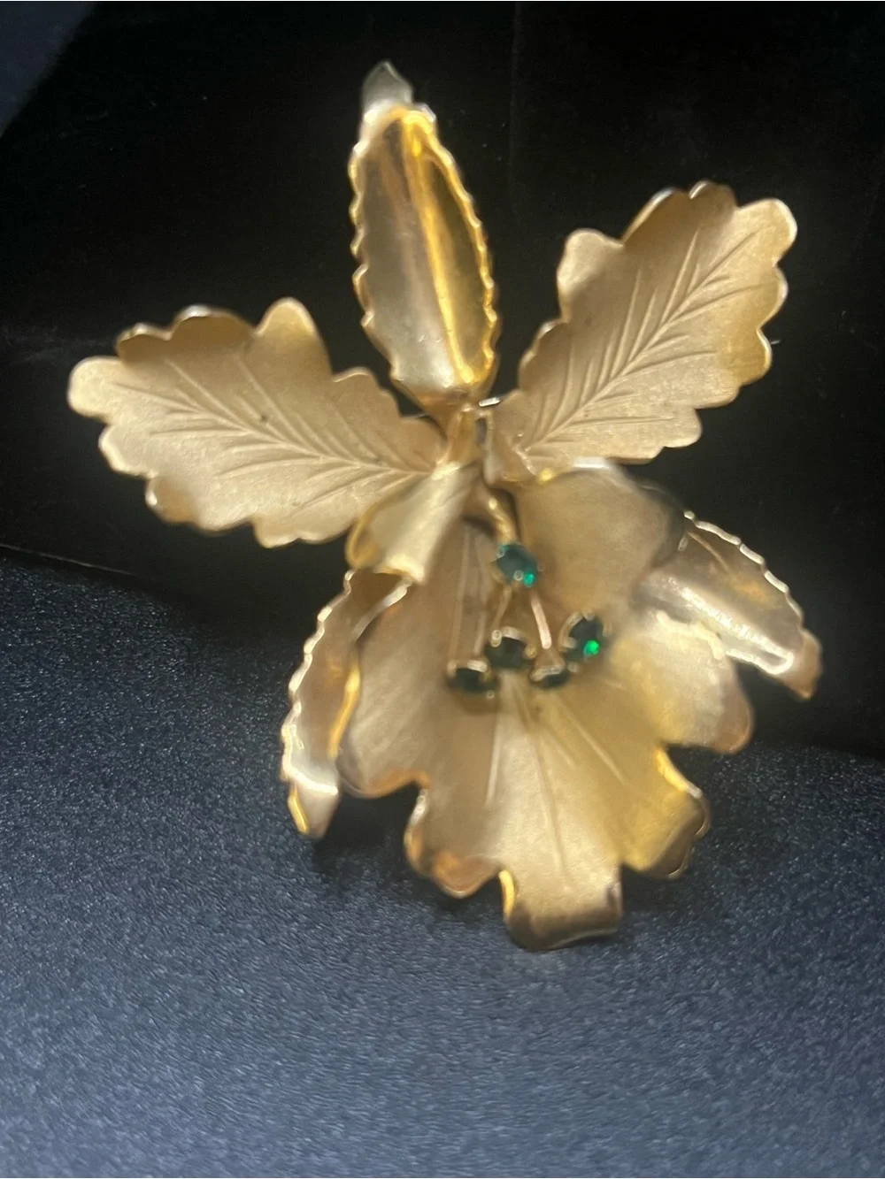 Vintage 1940s Gold Tone Green Rhinestone Brooch